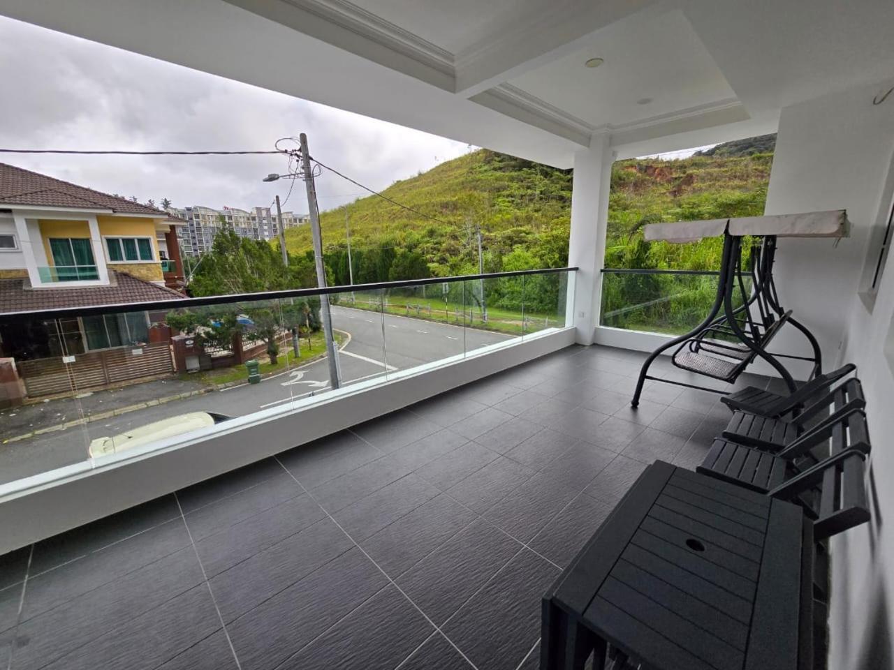 Spacious Corner Landed House Golden Hills Night Market Brinchang