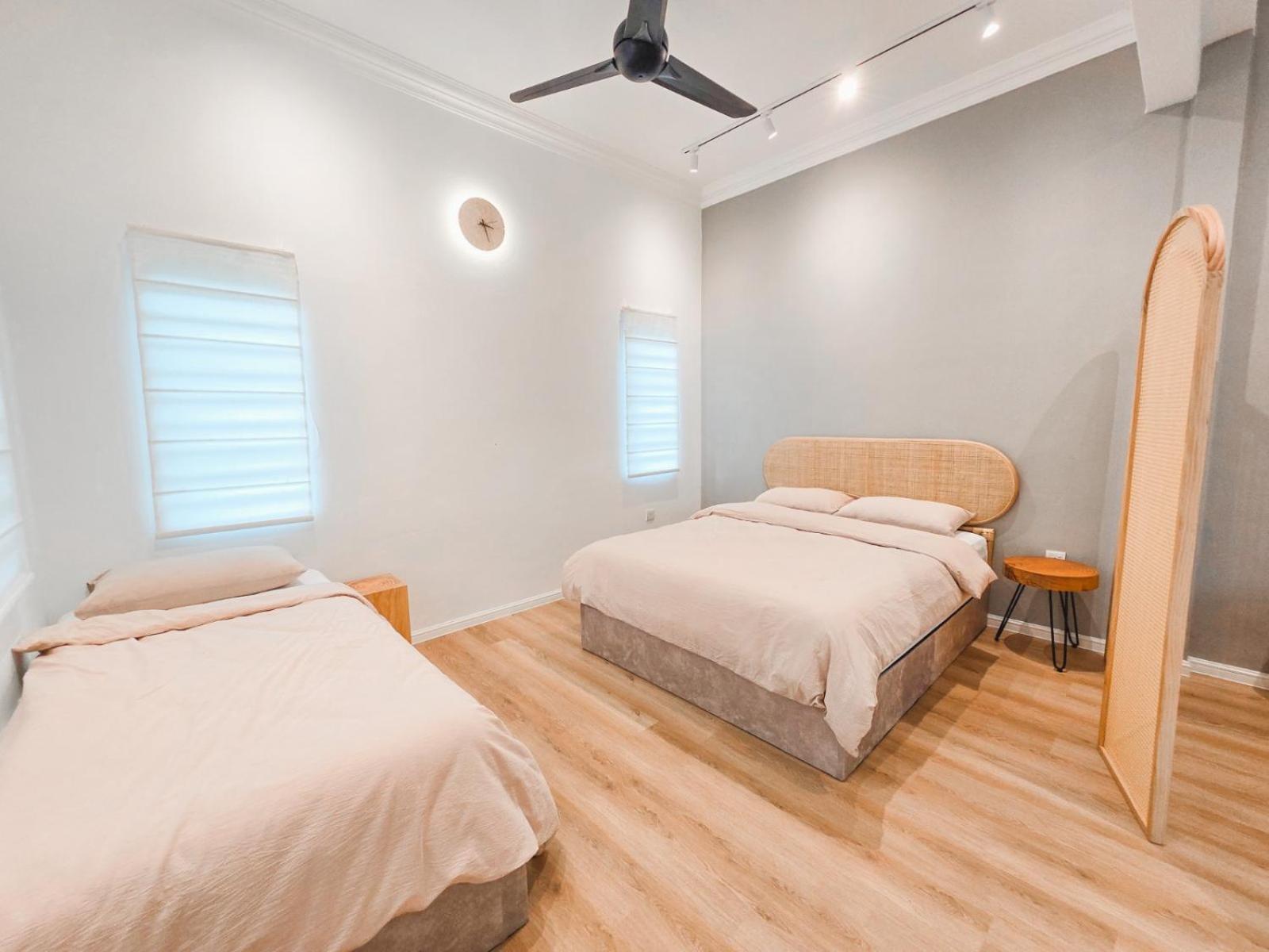 Spacious Corner Landed House Golden Hills Night Market Holiday home *