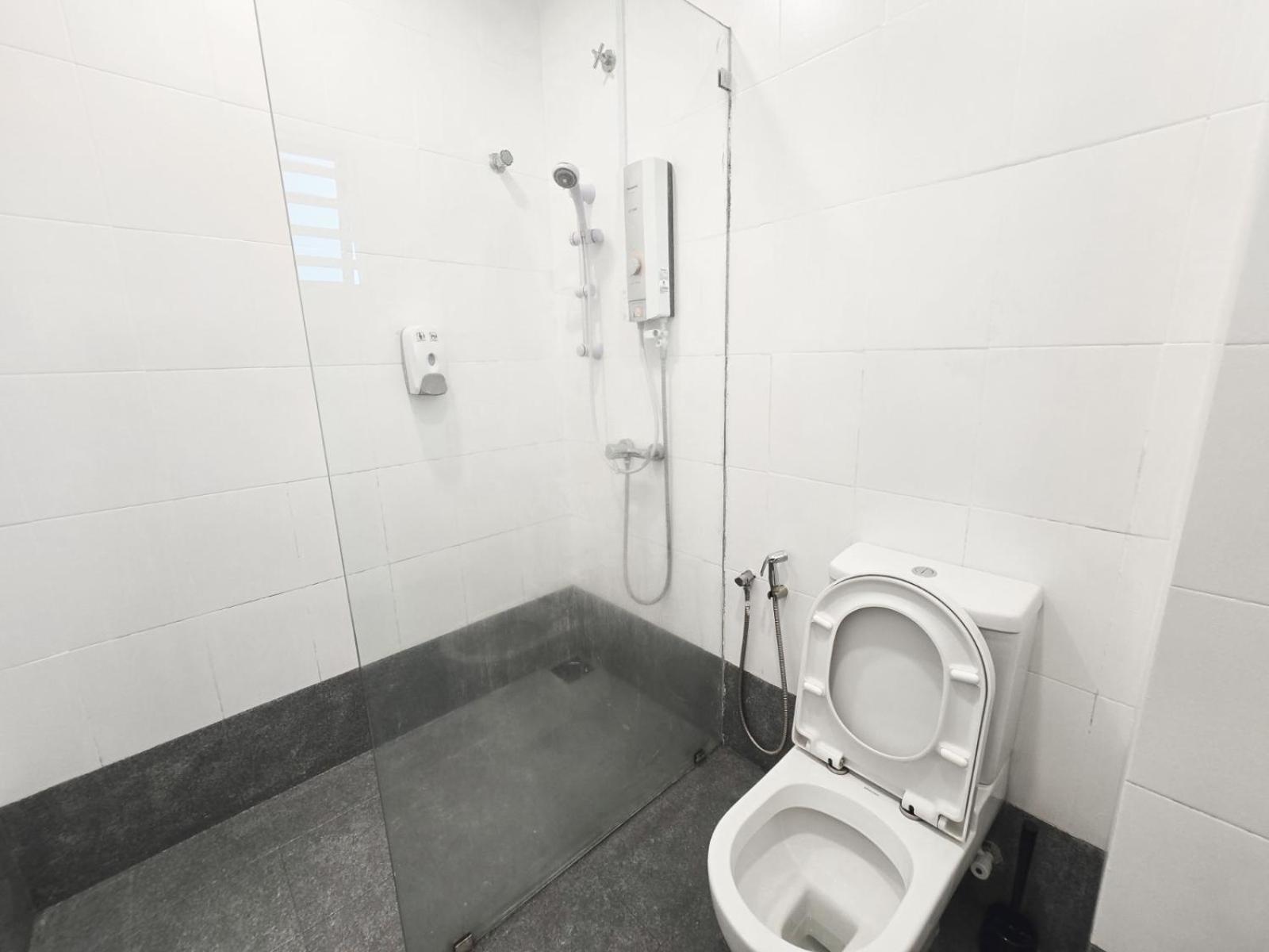 Spacious Corner Landed House Golden Hills Night Market * Brinchang