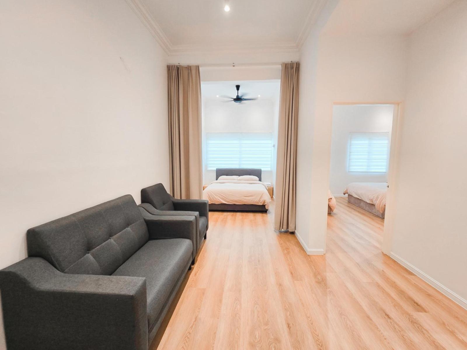 Spacious Corner Landed House Golden Hills Night Market Holiday home *